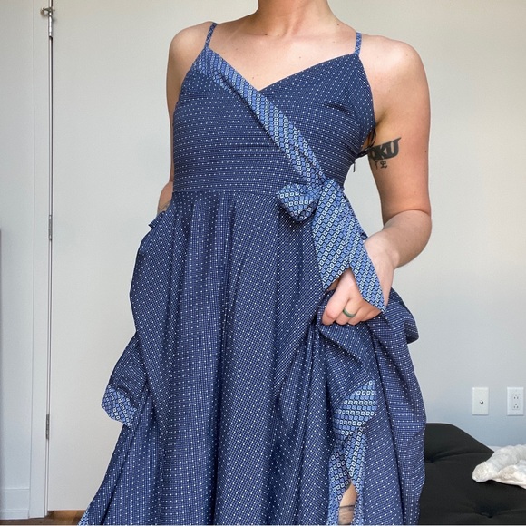 Banana Republic Dresses & Skirts - Pretty Feminine Handkerchief Dress